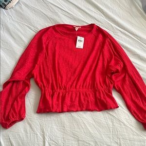 Scoop neck Buckle top